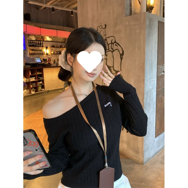 New Korean-style Sweet-and-cool Sister Embroidered Off-shoulder Long-sleeve Knit Top