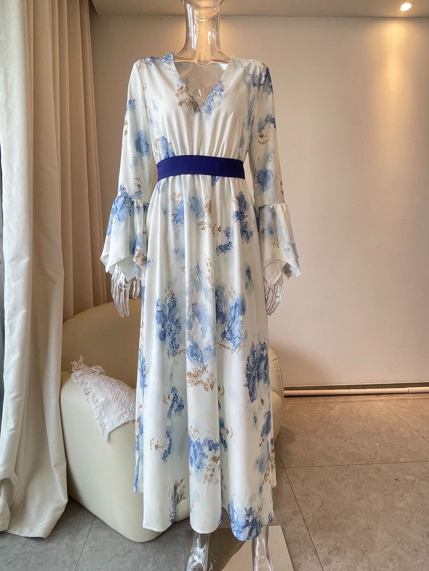 Party-Ready Maxi Dress with High-Sense Holiday Print-Theone Apparel